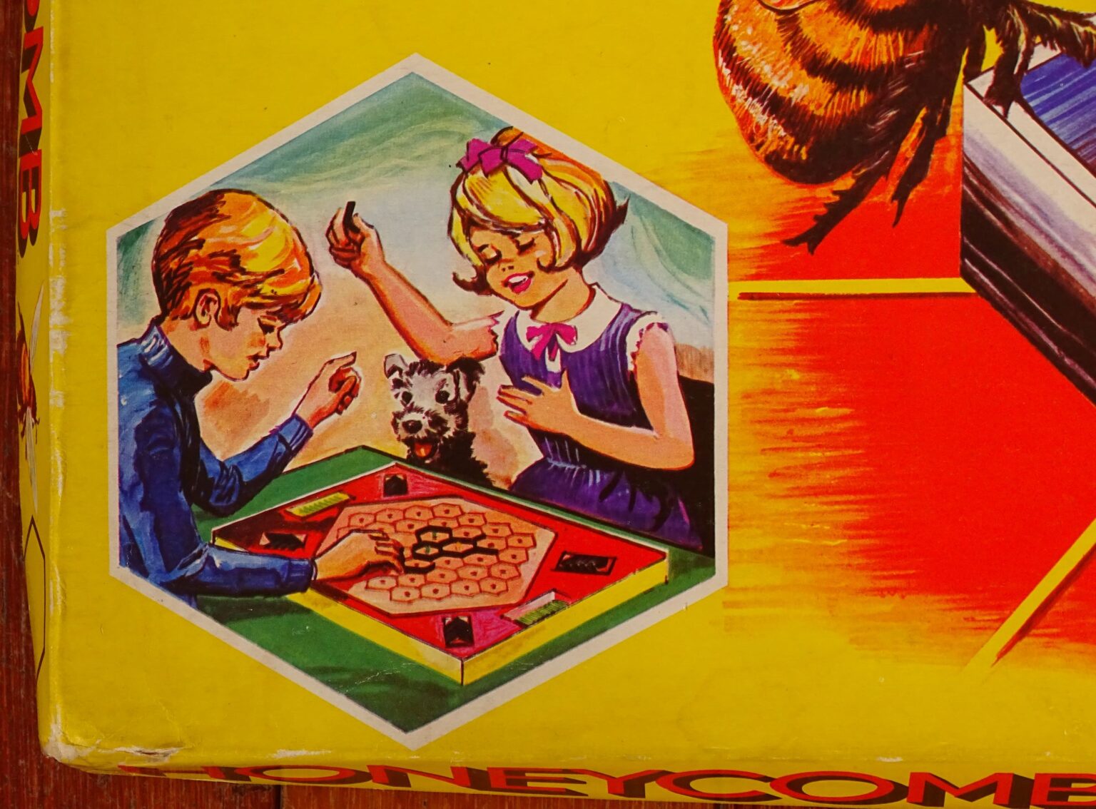 1970 HONEYCOMB, a Marx Game, Swansea, Wales - tomsk3000